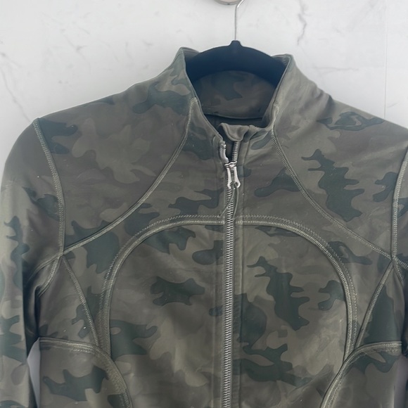 Lululemon Camo Jacket - Picture 4 of 7